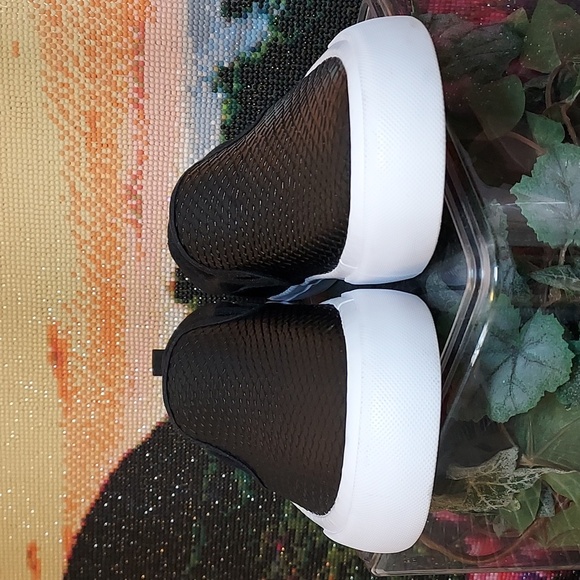 Womens Airwalk Slip-on Sneakers - Picture 8 of 15